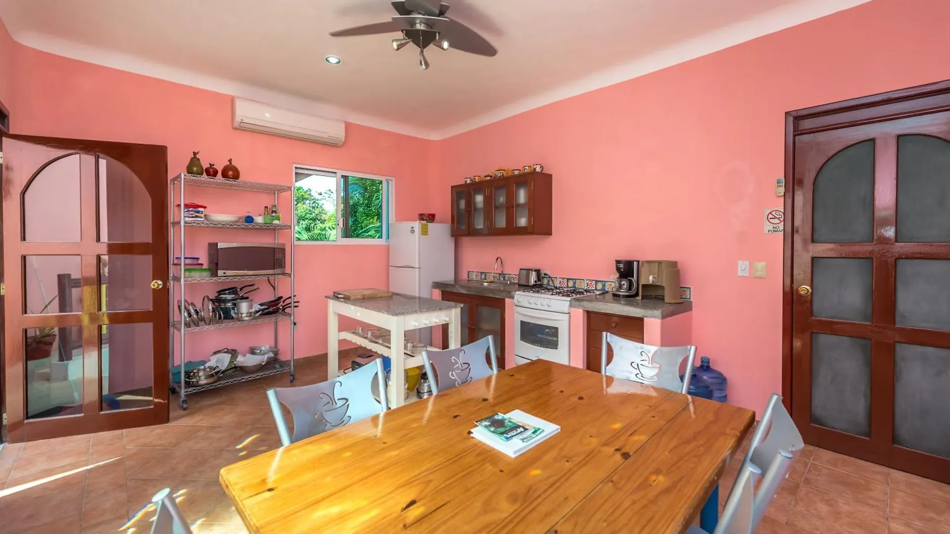 Casa Gatos Aparthotel Akumal
